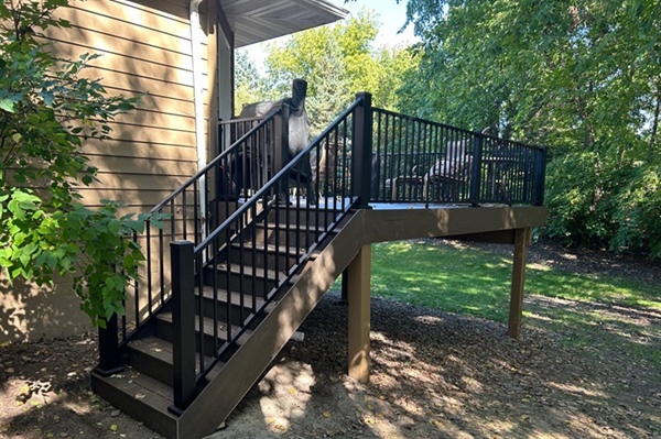 How Deck Orientation Affects Sun Exposure, Snow Melt, and Usability